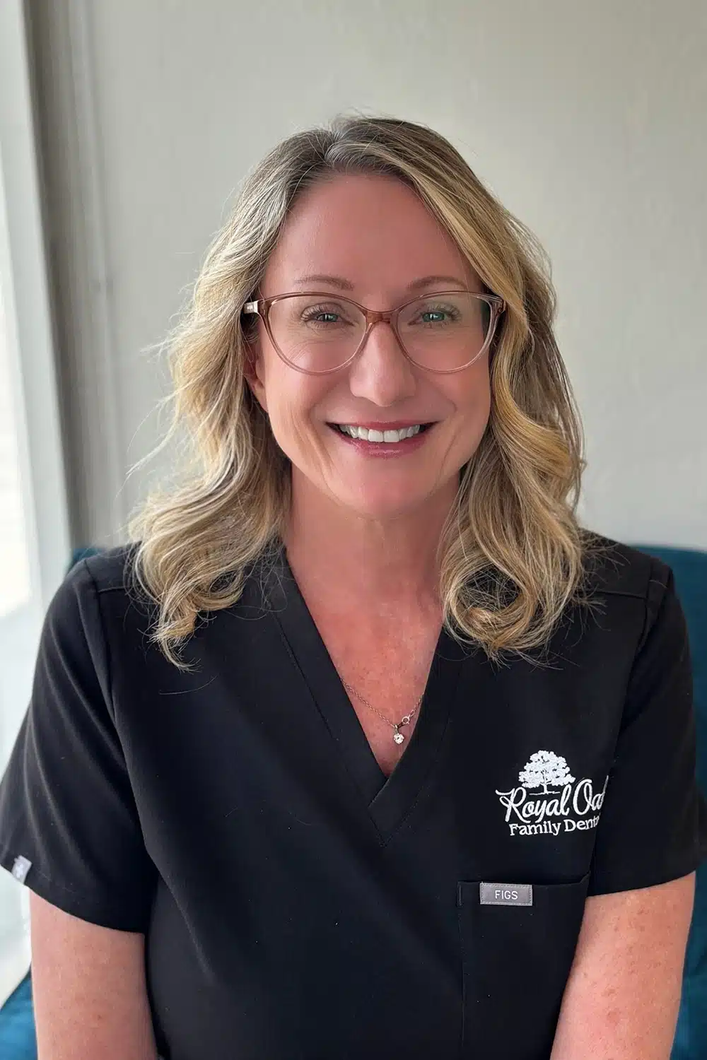 img-kathy-office-manager