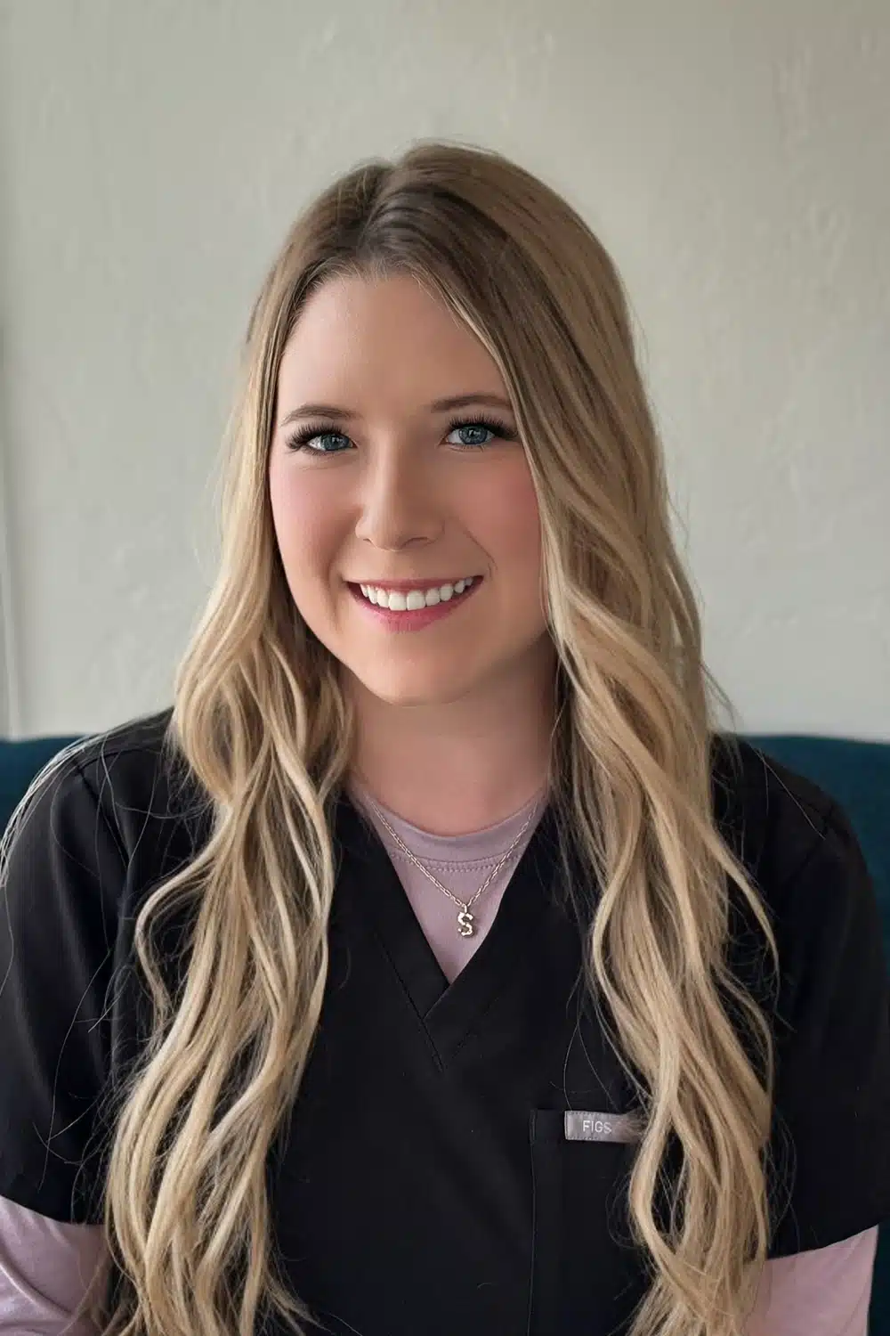 img-sydni-dental-assistant